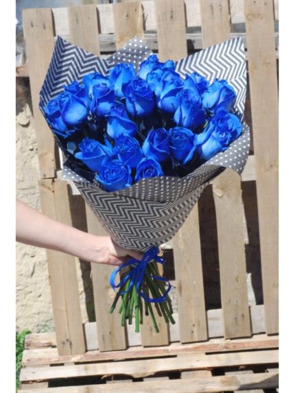 25 синих роз