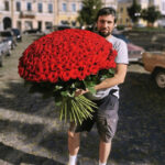 201 червона троянда Ред Наомі