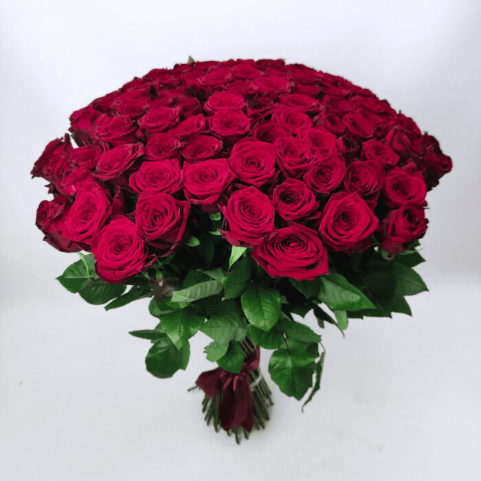 101 червона троянда Ред Наомі