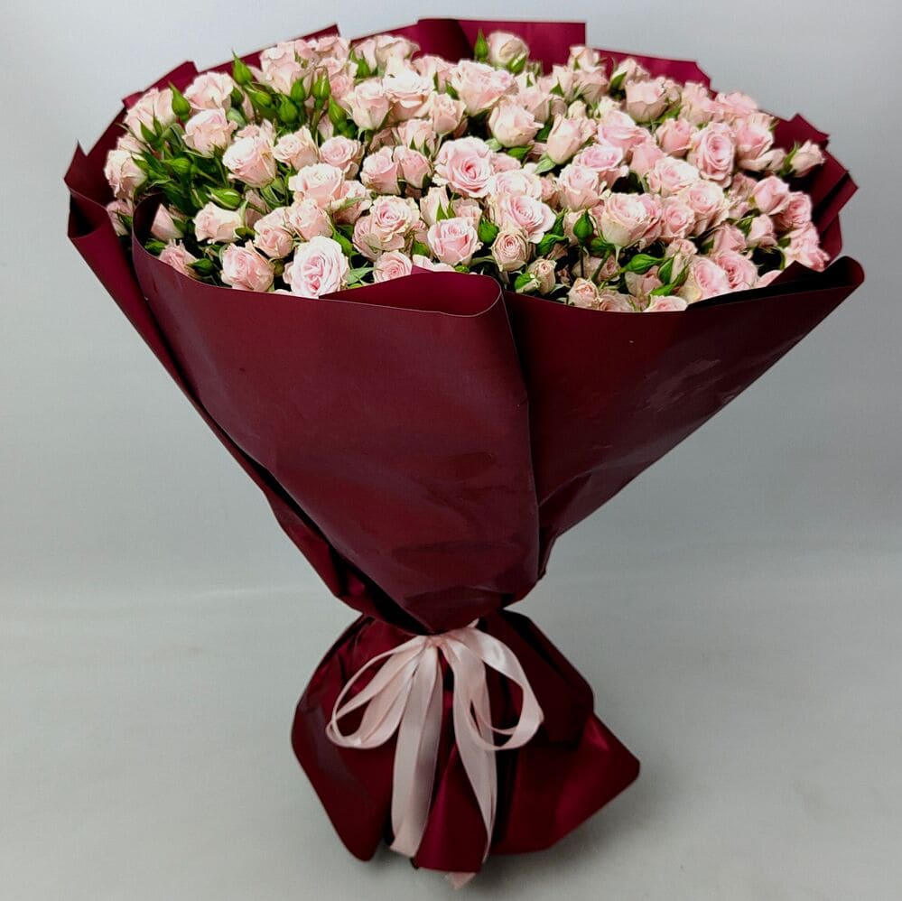 Букет 25 кущових ніжно-рожевих троянд