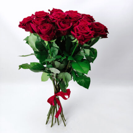 17 червоних троянд 80 см "Ред_Наомі"