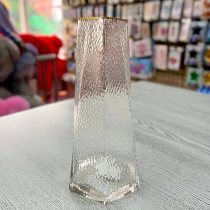 Ваза скляна покручена