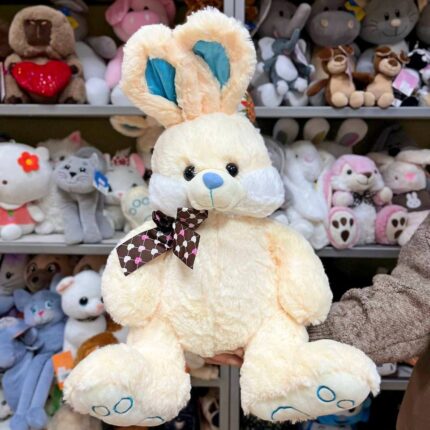 М'яка іграшка кролика з великими вухами