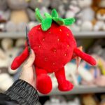 М'яка іграшка ягода полуниці